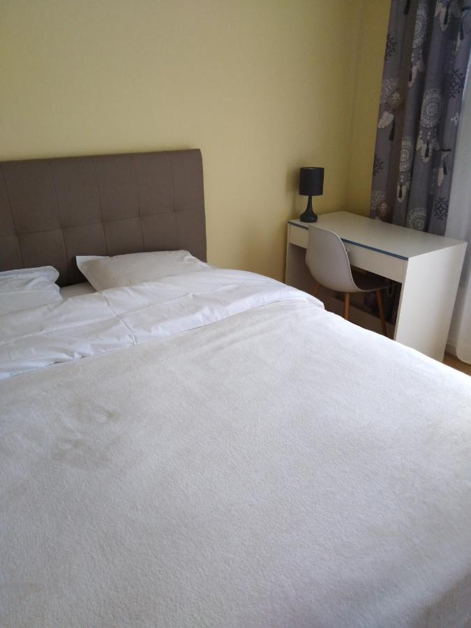 Chez Myla Chambre Avec Tv Ecran Plat Et Salle De Bain Privative Bourges Exterior foto